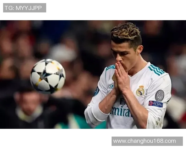 揭秘足球明星黑色衬衫背后的故事与时尚魅力 揭秘足球明星黑色衬衫背后的故事与时尚魅力