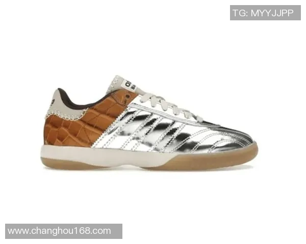 足球明星们的鞋履之路:从经典到创新的足坛鞋款回顾 足球明星们的鞋履之路:从经典到创新的足坛鞋款回顾