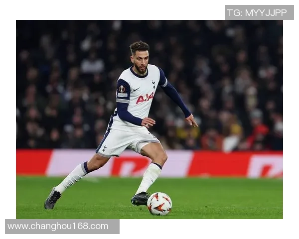 足球明星场外鞋子揭秘他们的时尚选择与个性风格 足球明星场外鞋子揭秘他们的时尚选择与个性风格