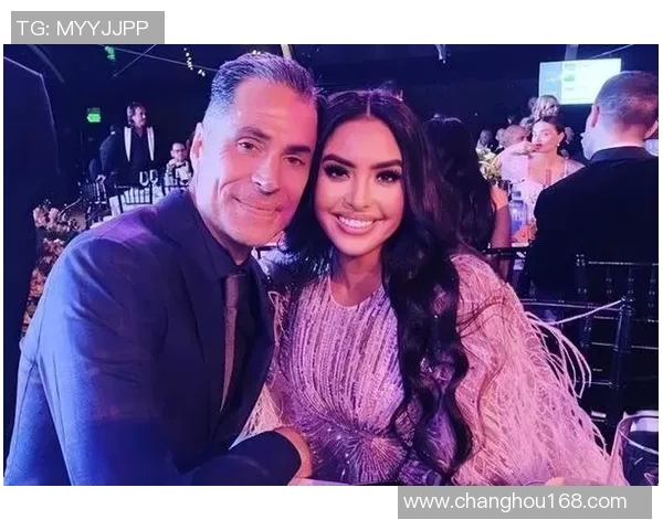 足球明星女友绯闻不断揭秘背后的爱情故事与风波 足球明星女友绯闻不断揭秘背后的爱情故事与风波